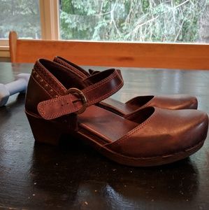 Brown Mary Jane Dansko 41